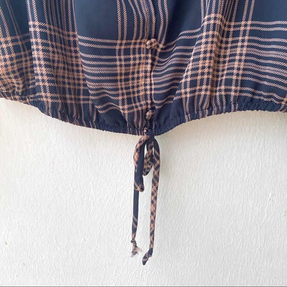 Plaid Crop Top - Picture 4 of 5